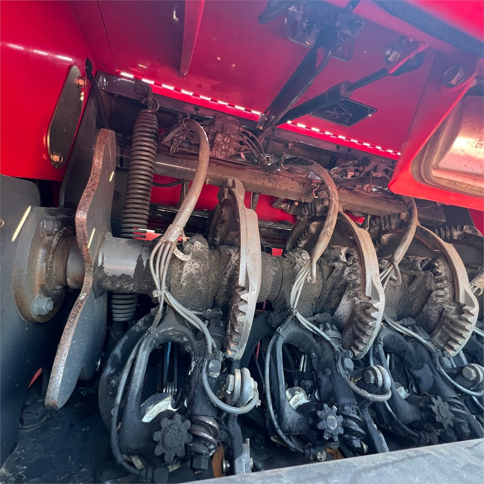 Превртувачка опрема Massey Ferguson 2150: слика 50