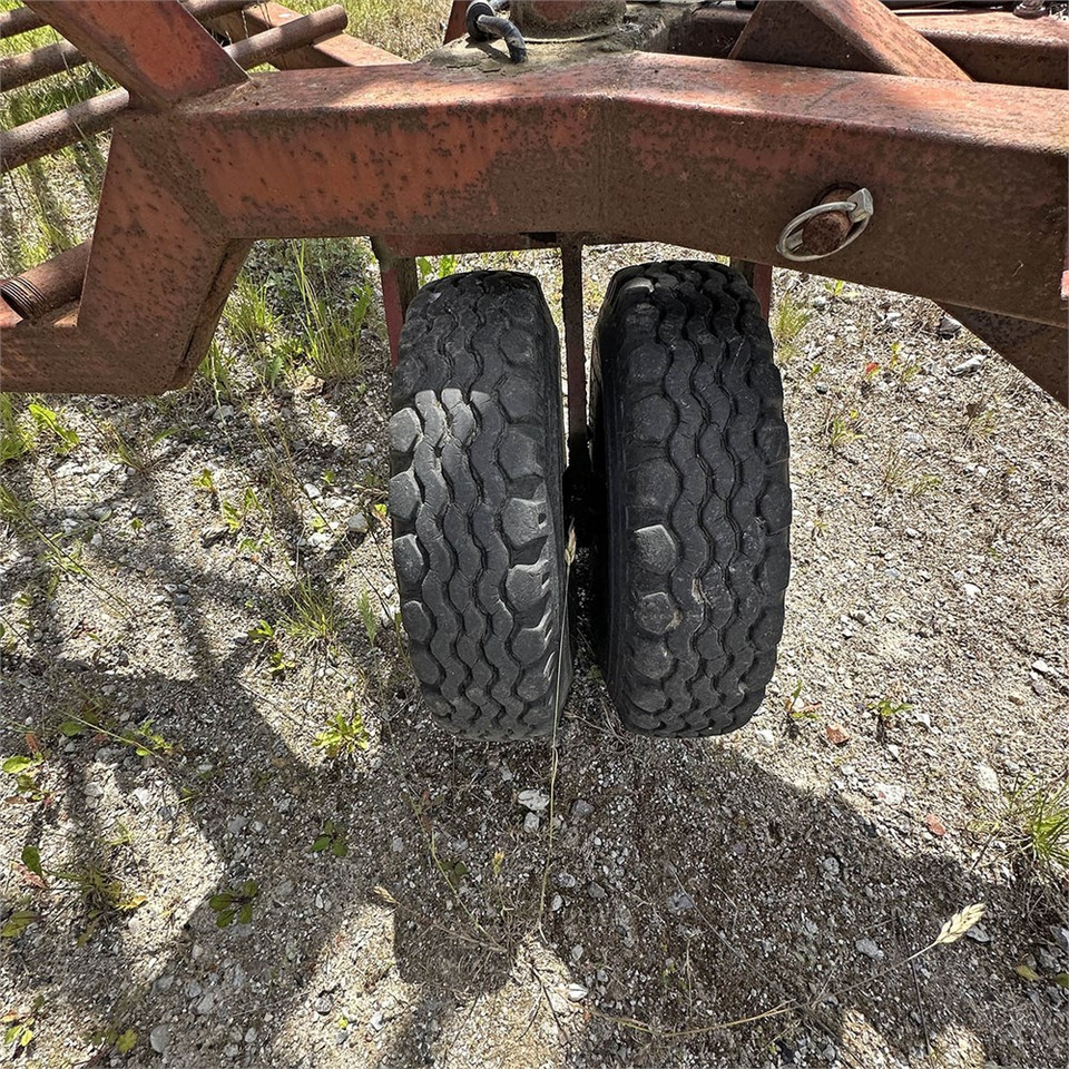 Превртувачка опрема Massey Ferguson MF128: слика 40