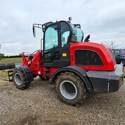 Max Loader 825 - Натоварувач на тркала: слика 3 Max Loader 825 - Натоварувач на тркала: слика 3