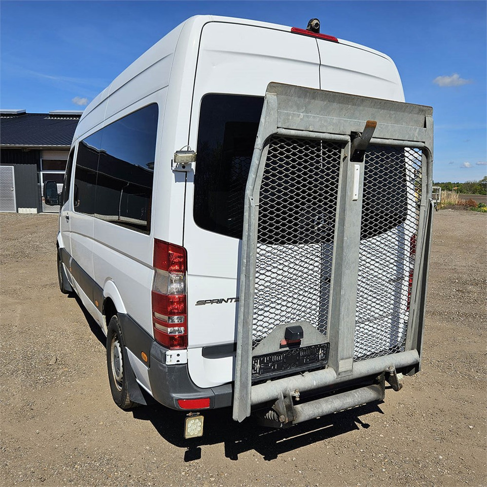 Mercedes Sprinter 316 CDI - Патничко комбе: слика 4 Mercedes Sprinter 316 CDI - Патничко комбе: слика 4