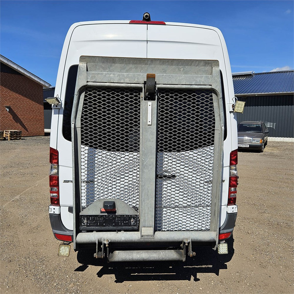 Mercedes Sprinter 316 CDI - Патничко комбе: слика 5 Mercedes Sprinter 316 CDI - Патничко комбе: слика 5