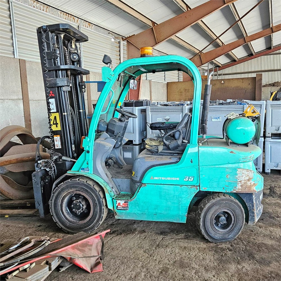 Mitsubishi FG35N - Вилушкар: слика 1 Mitsubishi FG35N - Вилушкар: слика 1