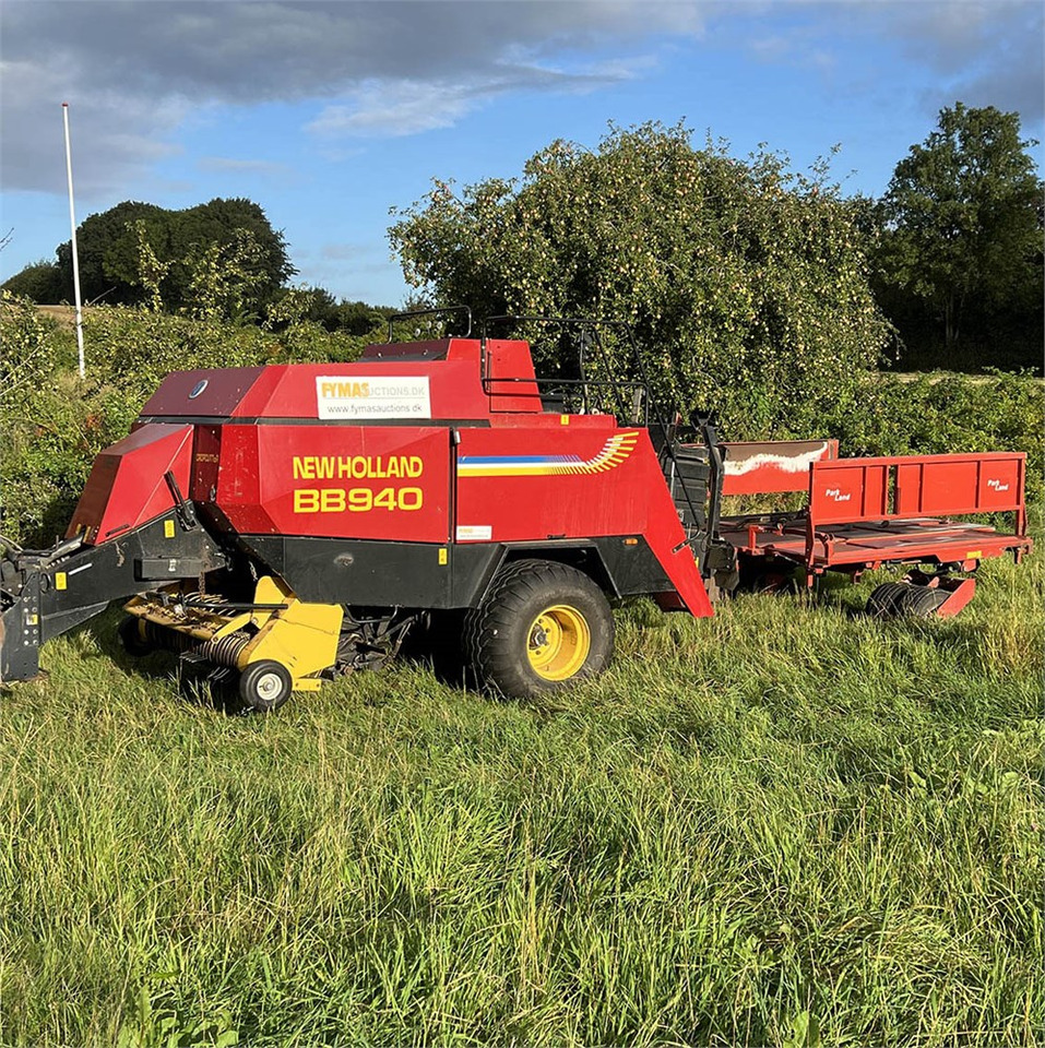 New Holland BB940R - Превртувачка опрема: слика 1 New Holland BB940R - Превртувачка опрема: слика 1