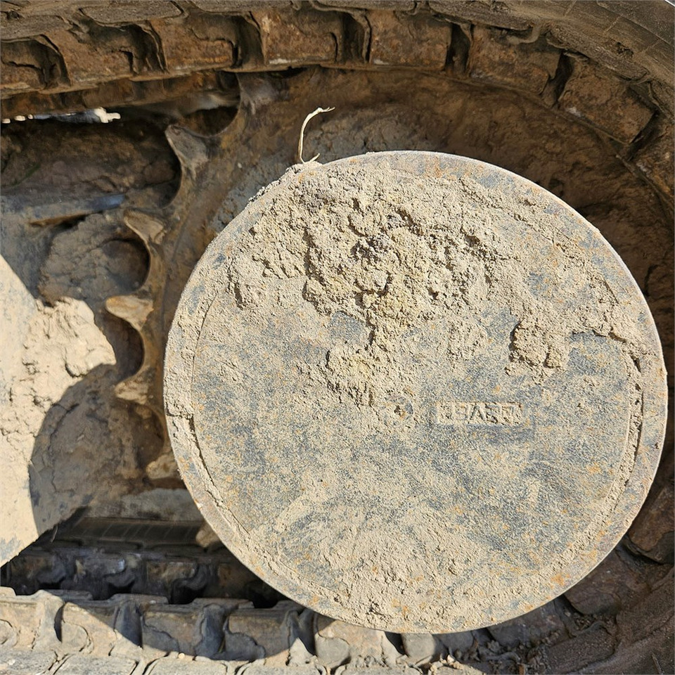 Мини багер New Holland E26C: слика 41