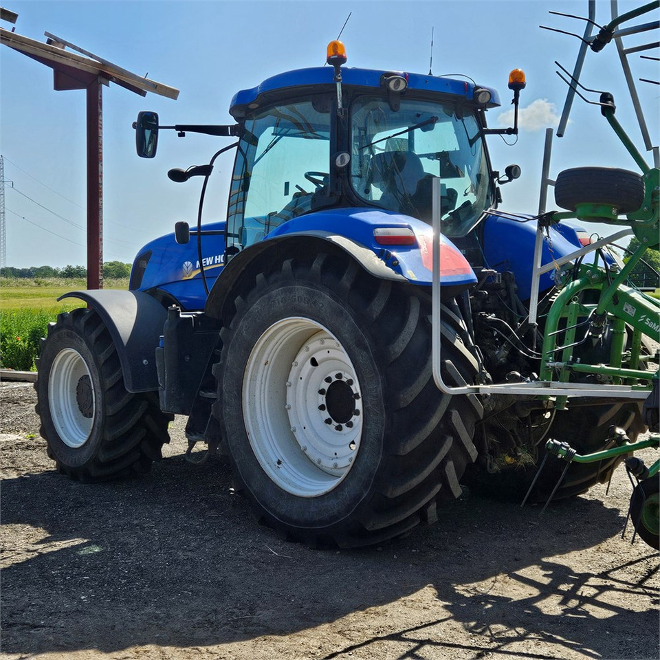New Holland T7.235 Power Command - Трактор: слика 4 New Holland T7.235 Power Command - Трактор: слика 4