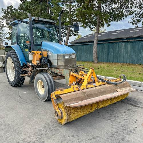 New Holland TS90 - Трактор: слика 1 New Holland TS90 - Трактор: слика 1