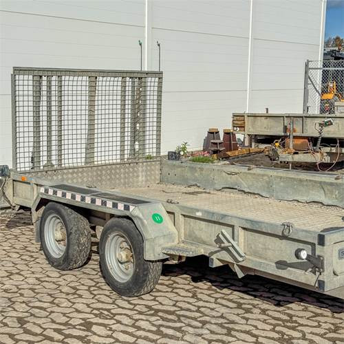 Nugent P3718 - Автомобил приколка: слика 1 Nugent P3718 - Автомобил приколка: слика 1