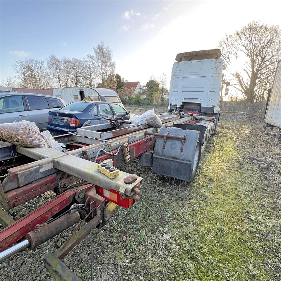 Камион со кабинска шасија Renault 410 DXI Premimium: слика 12