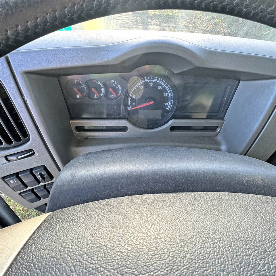 Камион со кабинска шасија Renault 410 DXI Premimium: слика 25