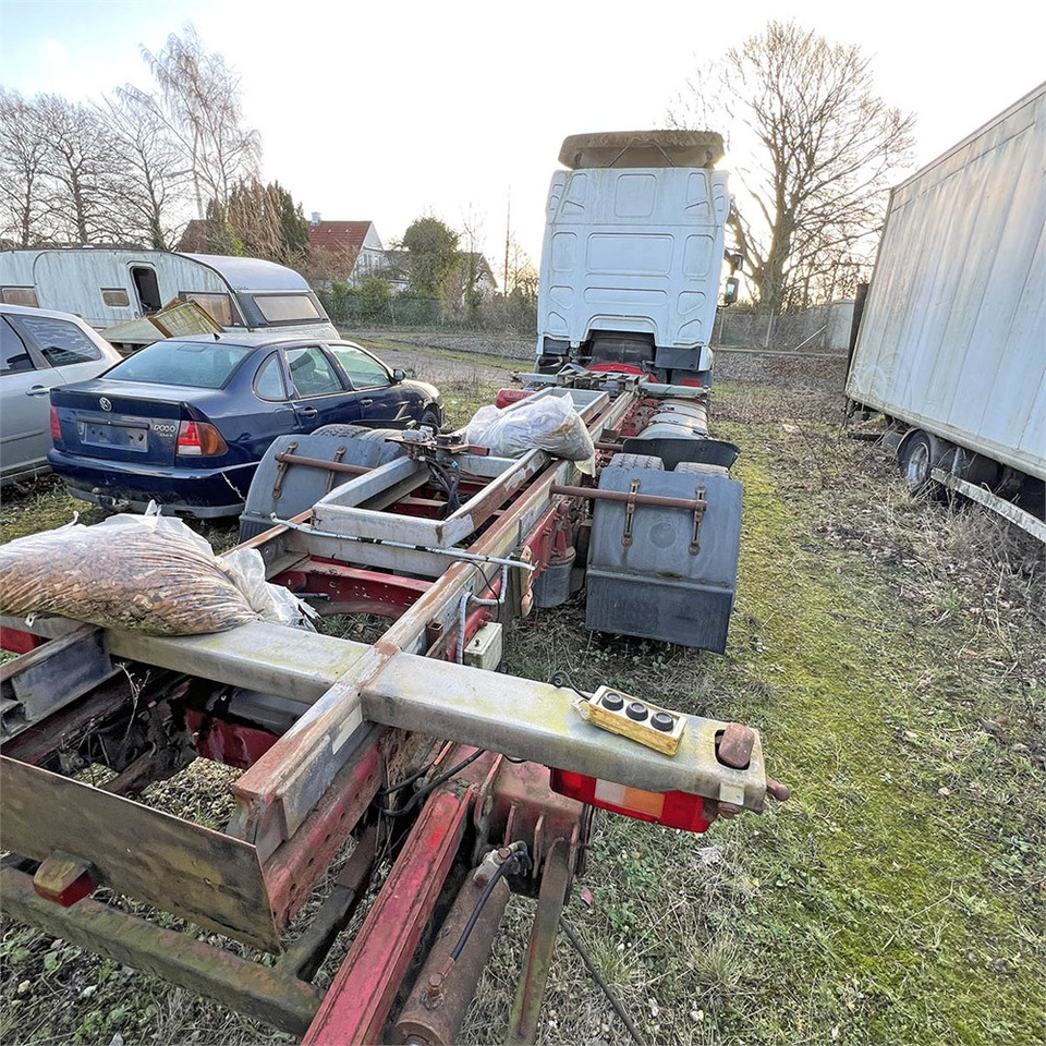 Камион со кабинска шасија Renault 410 DXI Premimium: слика 13