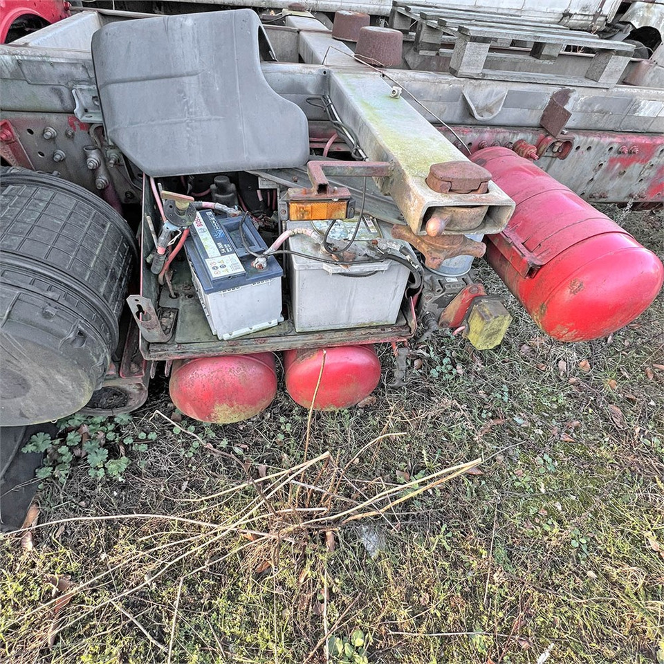 Камион со кабинска шасија Renault 410 DXI Premimium: слика 31