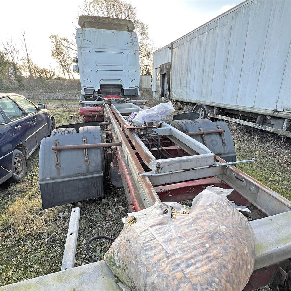 Камион со кабинска шасија Renault 410 DXI Premimium: слика 8