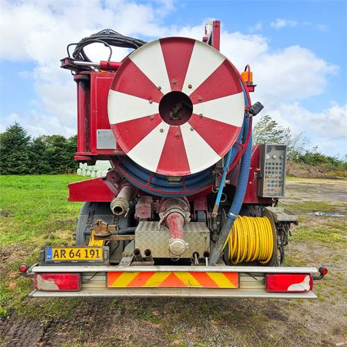 Scania P250 - Вакуумски камион: слика 2 Scania P250 - Вакуумски камион: слика 2