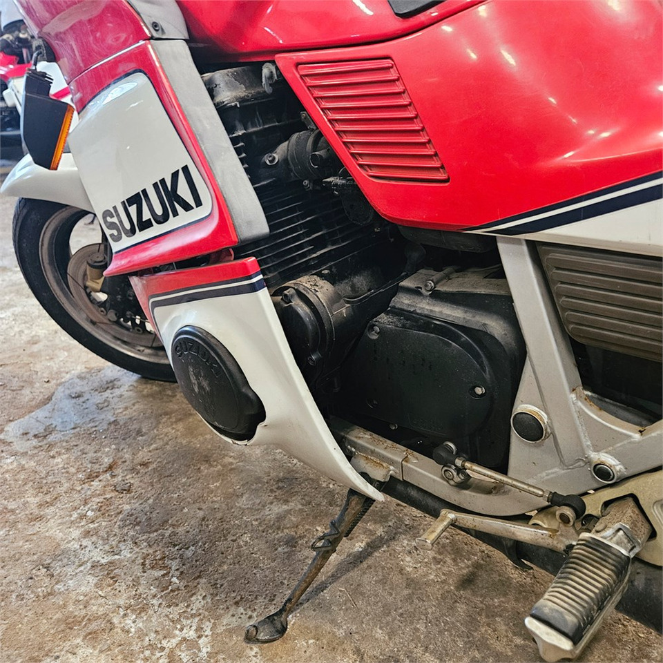 Мотоцикл Suzuki GSX1100EF: слика 17