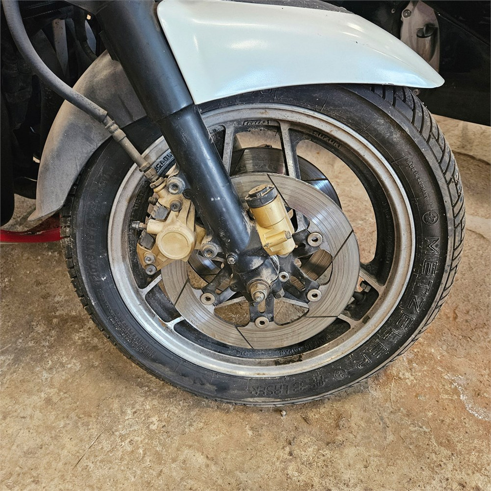 Мотоцикл Suzuki GSX1100EF: слика 30