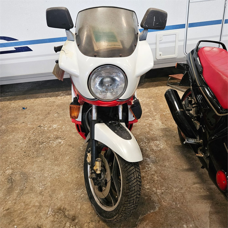 Мотоцикл Suzuki GSX1100EF: слика 7