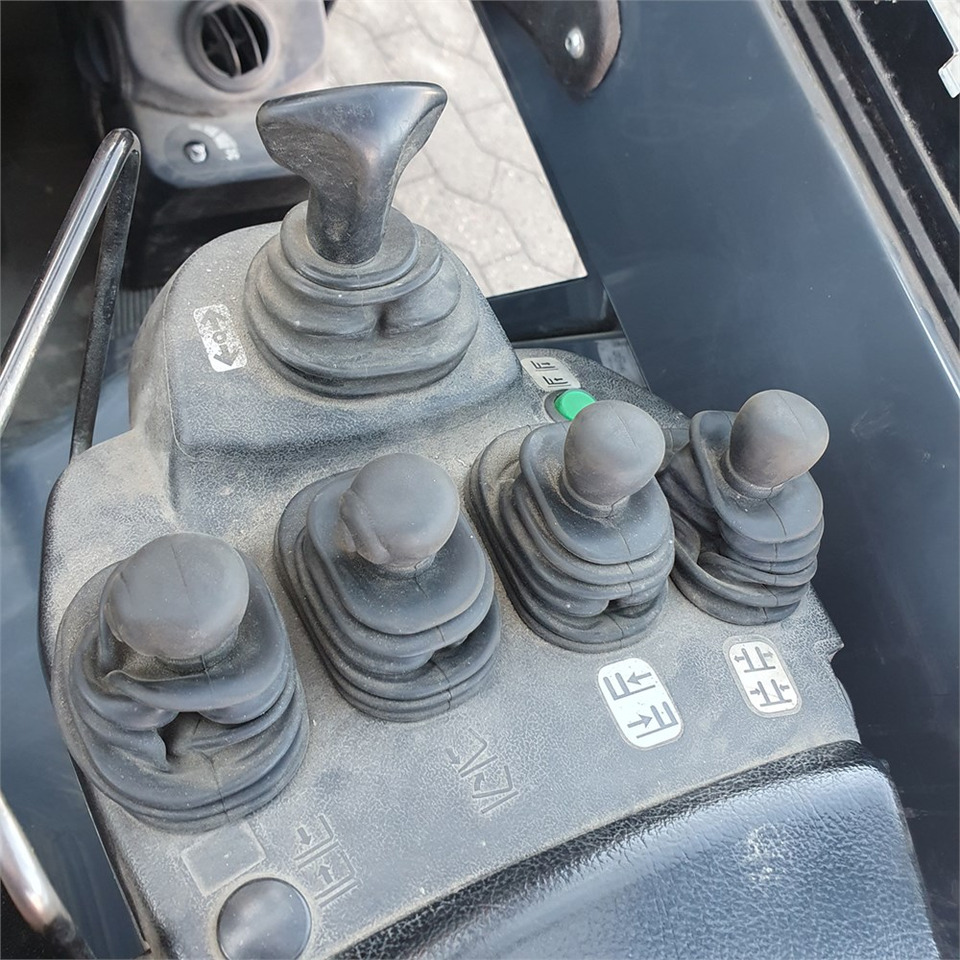 Лизинг на Toyota Traigo 20 Toyota Traigo 20: слика 25