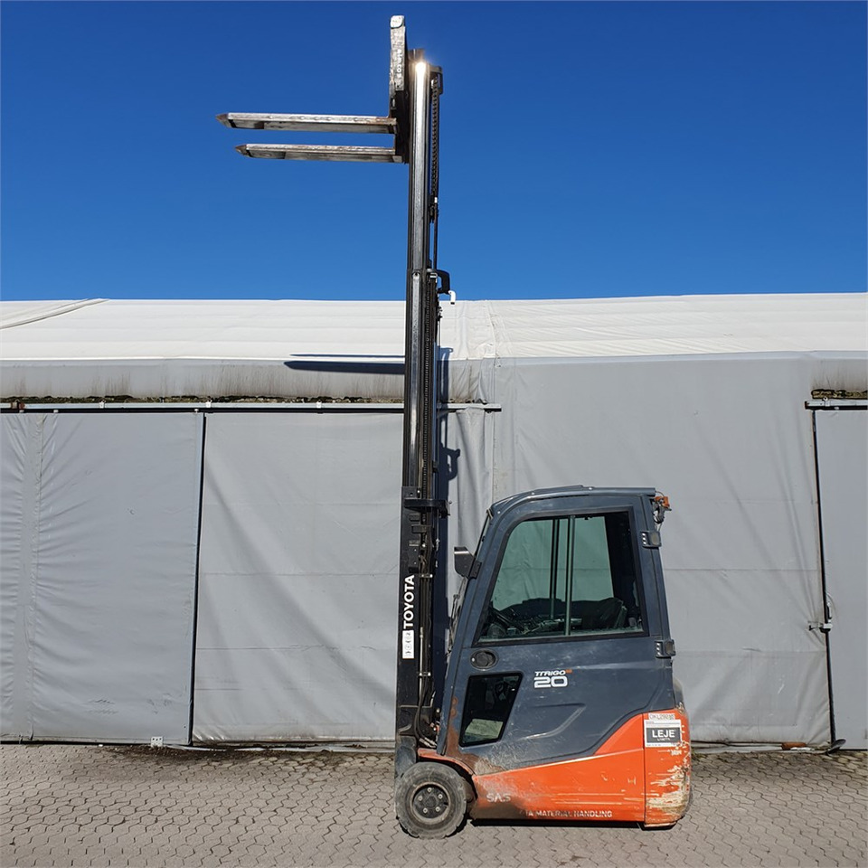 Лизинг на Toyota Traigo 20 Toyota Traigo 20: слика 6