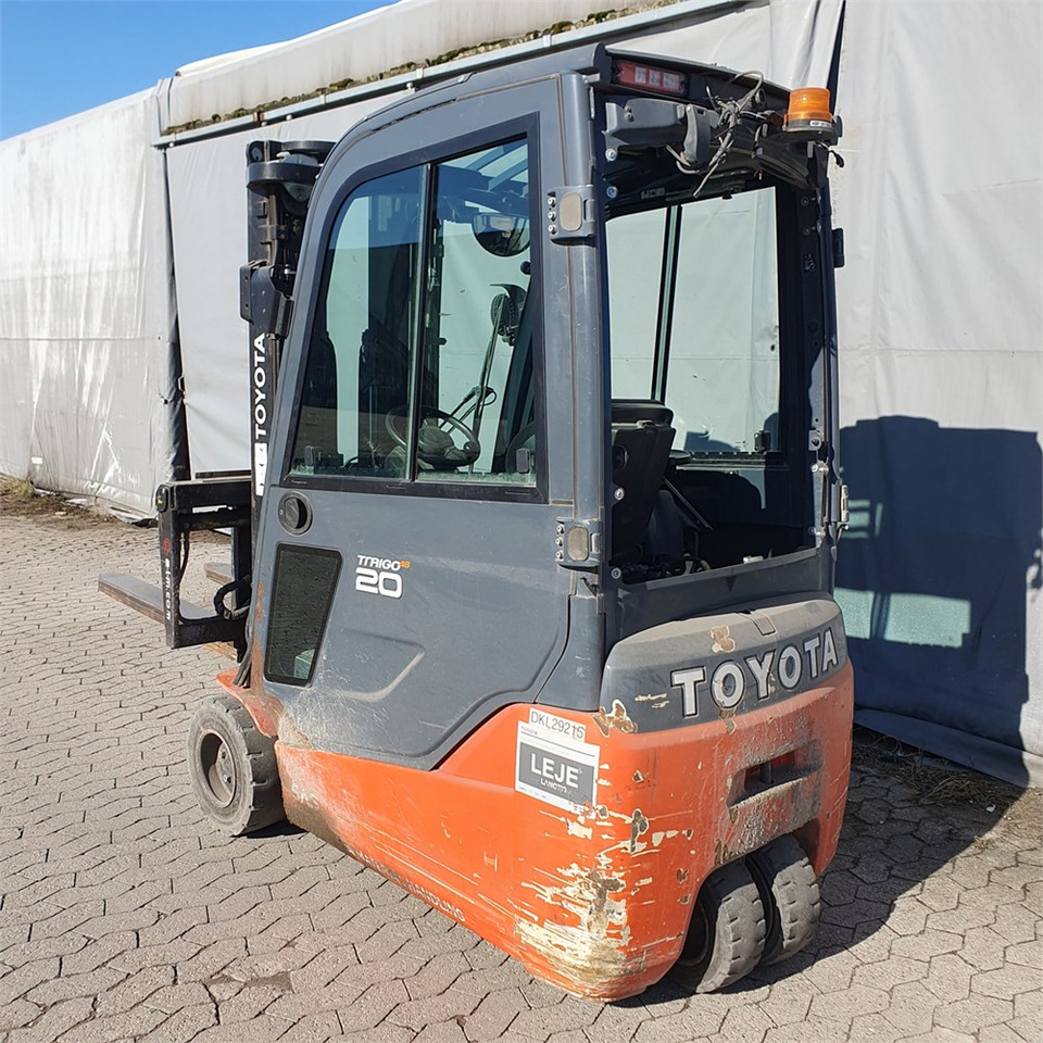 Лизинг на Toyota Traigo 20 Toyota Traigo 20: слика 9