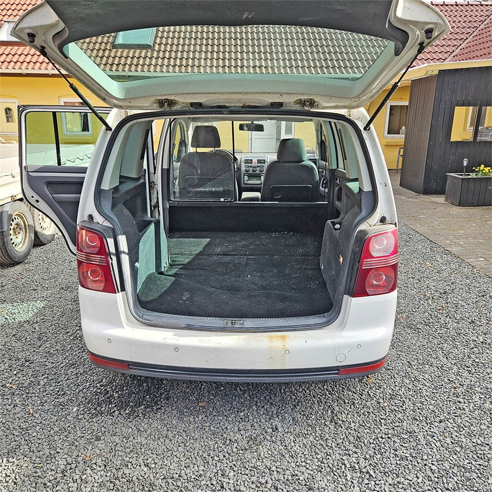 VW Touran Van 2,0 tdi automatisk - Автомобил: слика 5 VW Touran Van 2,0 tdi automatisk - Автомобил: слика 5