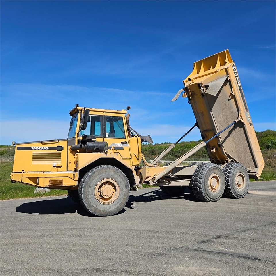 Volvo A25 C - Зглобен истоварувач: слика 2 Volvo A25 C - Зглобен истоварувач: слика 2