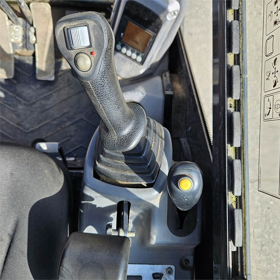 Мини багер Yanmar SV19 VT: слика 12