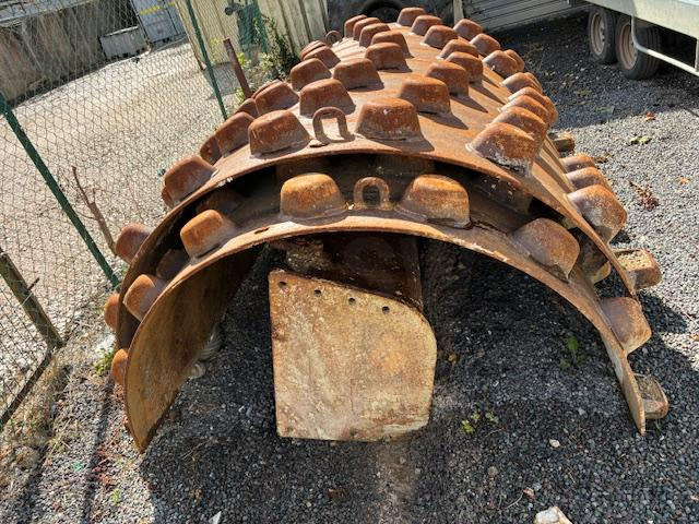 CATERPILLAR COQUILLE PIED DE MOUTON CS 663E - Додаток за Градежна машина: слика 2 CATERPILLAR COQUILLE PIED DE MOUTON CS 663E - Додаток за Градежна машина: слика 2