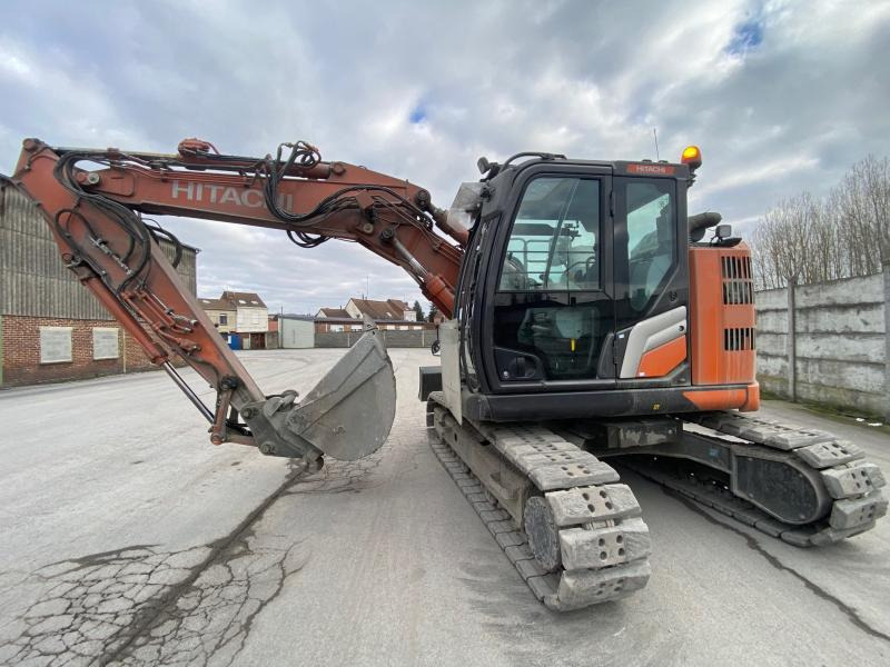 HITACHI ZX 135US-7 - Багер гасеничар: слика 1 HITACHI ZX 135US-7 - Багер гасеничар: слика 1