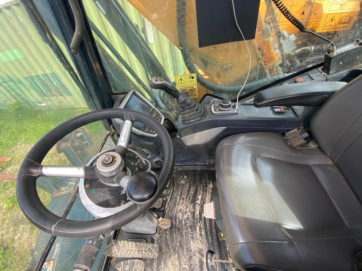 Hyundai HW 210 - Багер на тркала: слика 5 Hyundai HW 210 - Багер на тркала: слика 5