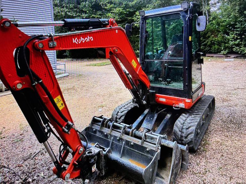 Kubota U 27-4 - Мини багер: слика 1 Kubota U 27-4 - Мини багер: слика 1
