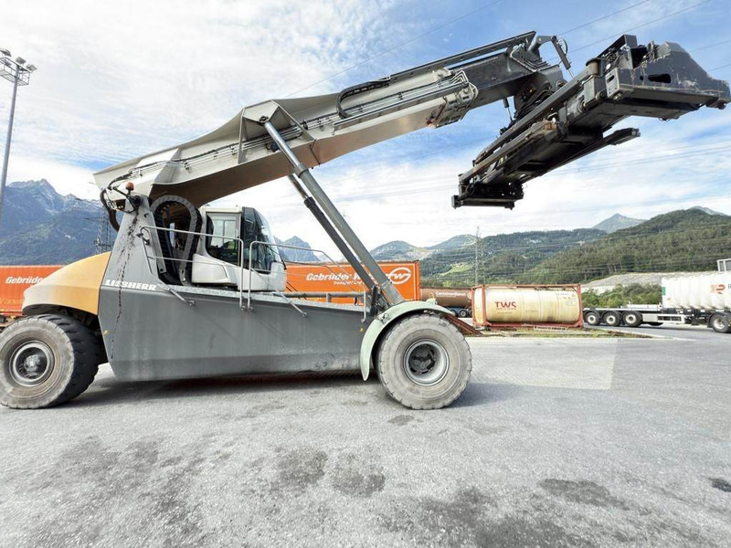 Liebherr LRS545 Intermodal - Сложувачки досегнувач: слика 4 Liebherr LRS545 Intermodal - Сложувачки досегнувач: слика 4