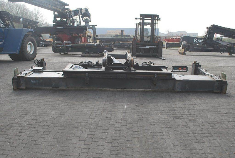 Kalmar 20-40 feet Sidespreader - Опрема за ракување со материјали: слика 4 Kalmar 20-40 feet Sidespreader - Опрема за ракување со материјали: слика 4