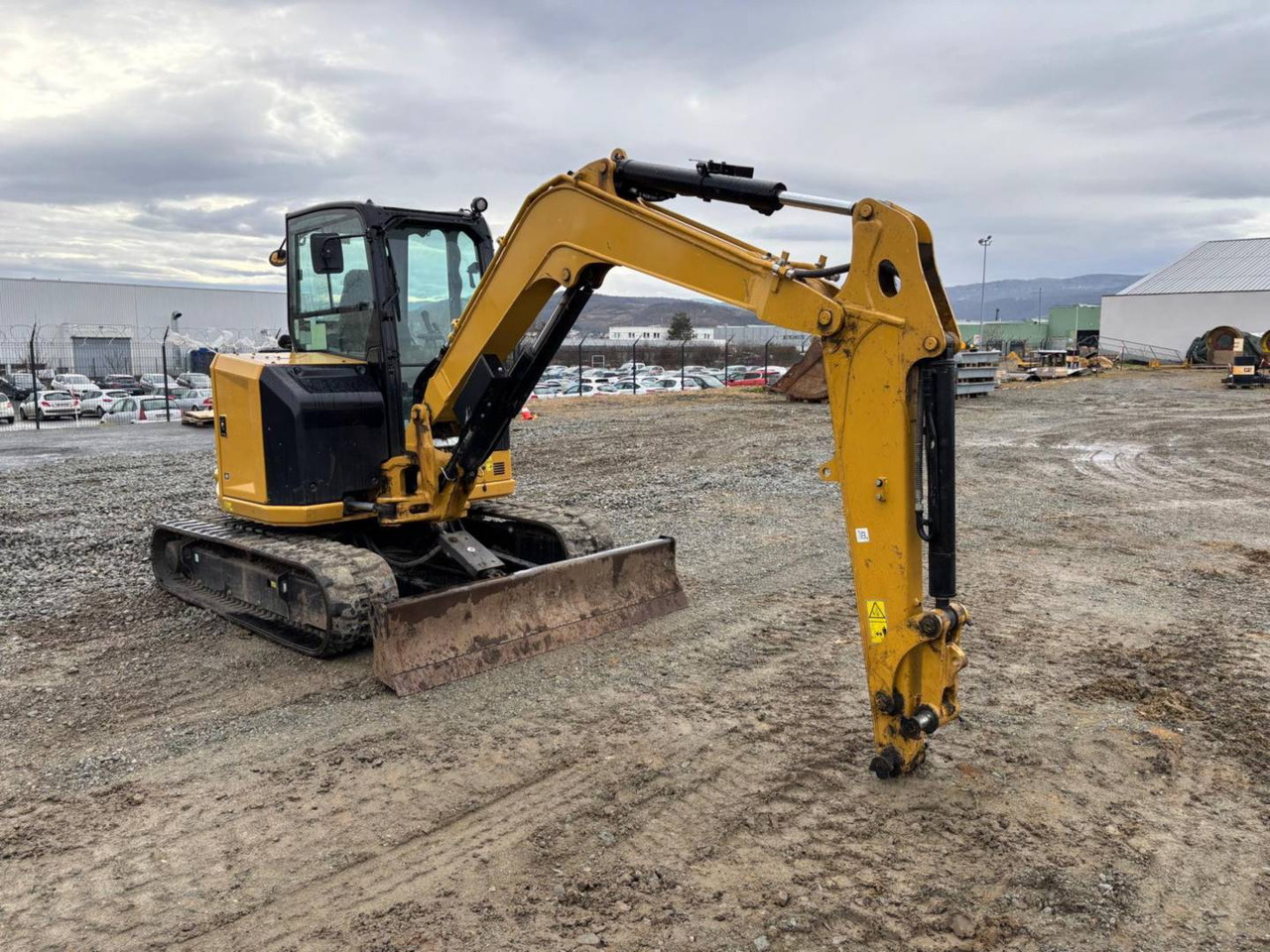 CAT 305 - Багер гасеничар: слика 1 CAT 305 - Багер гасеничар: слика 1