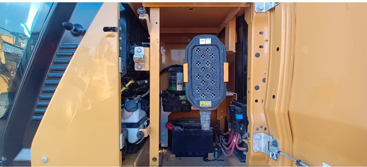 Лизинг на CAT 320 GC CAT 320 GC: слика 25