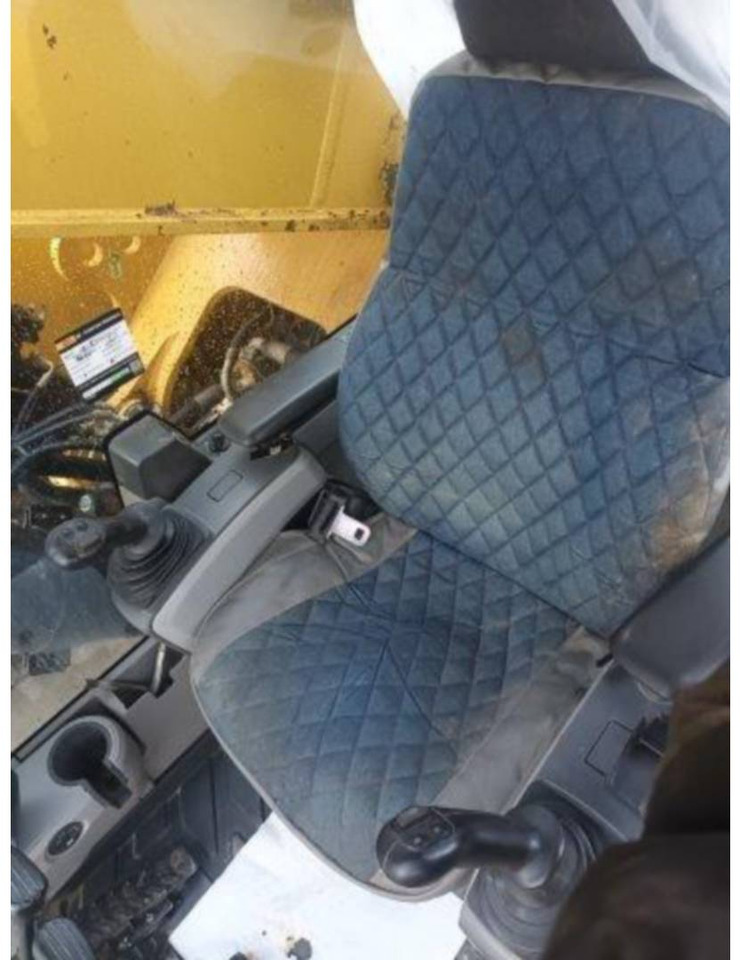 Багер гасеничар CAT 374F: слика 29