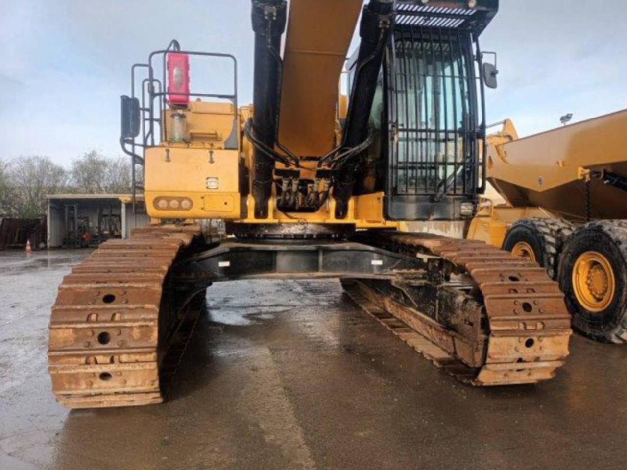 Багер гасеничар CAT 374F: слика 19