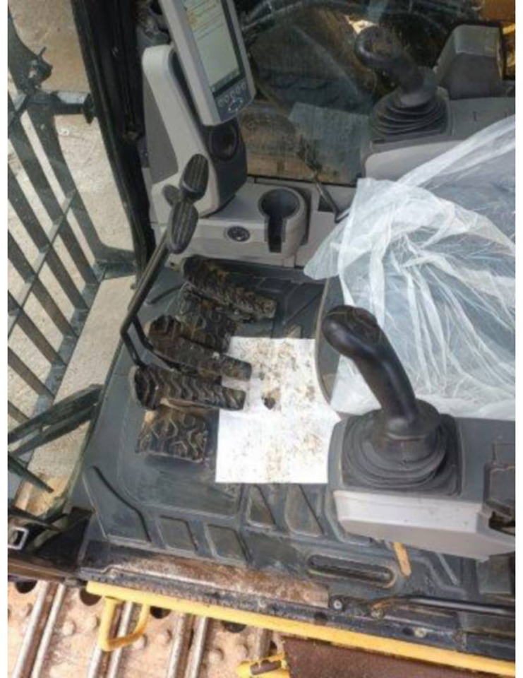 Багер гасеничар CAT 374F: слика 31