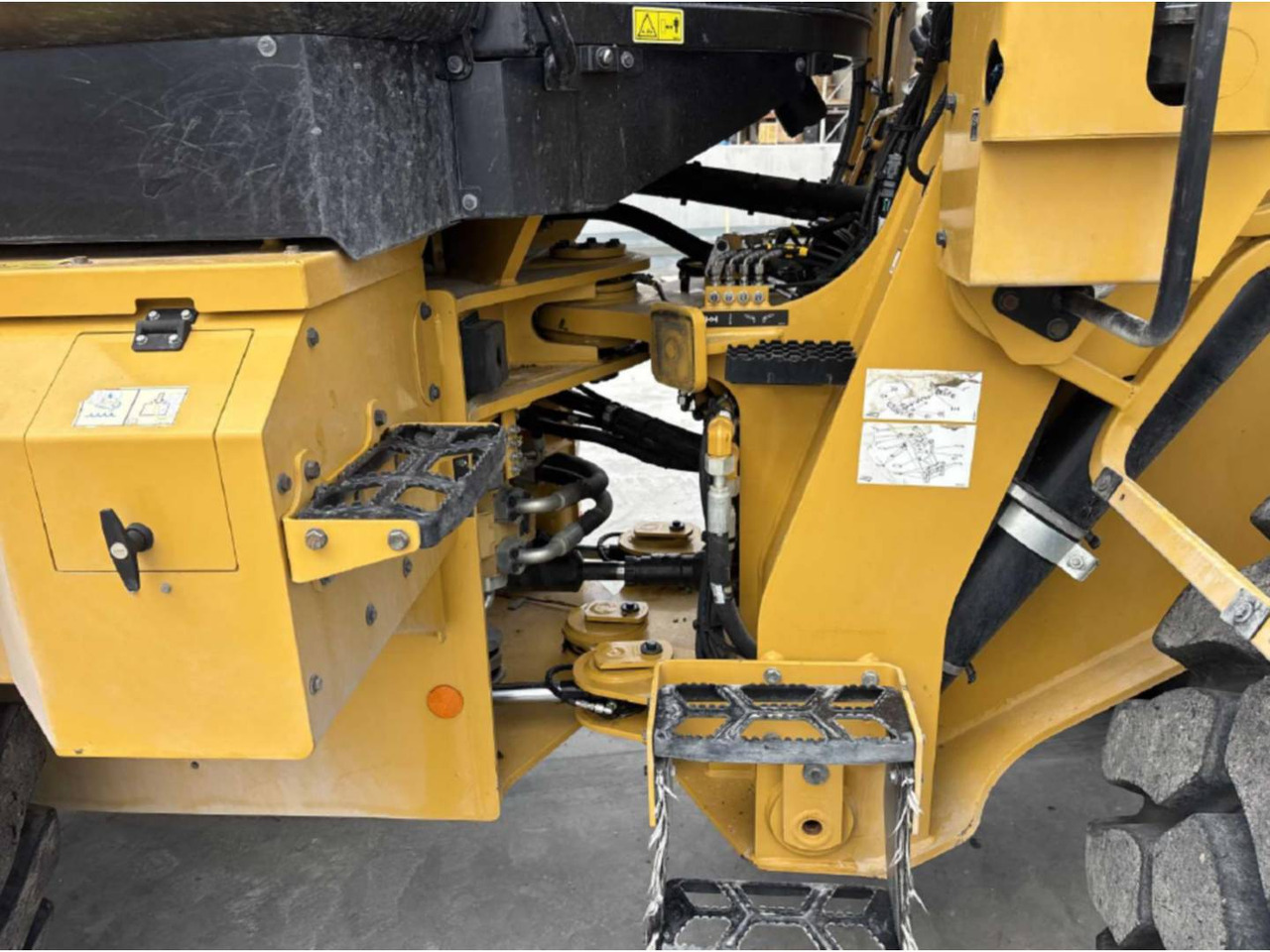 Натоварувач на тркала CAT 930M: слика 14 Натоварувач на тркала CAT 930M: слика 14