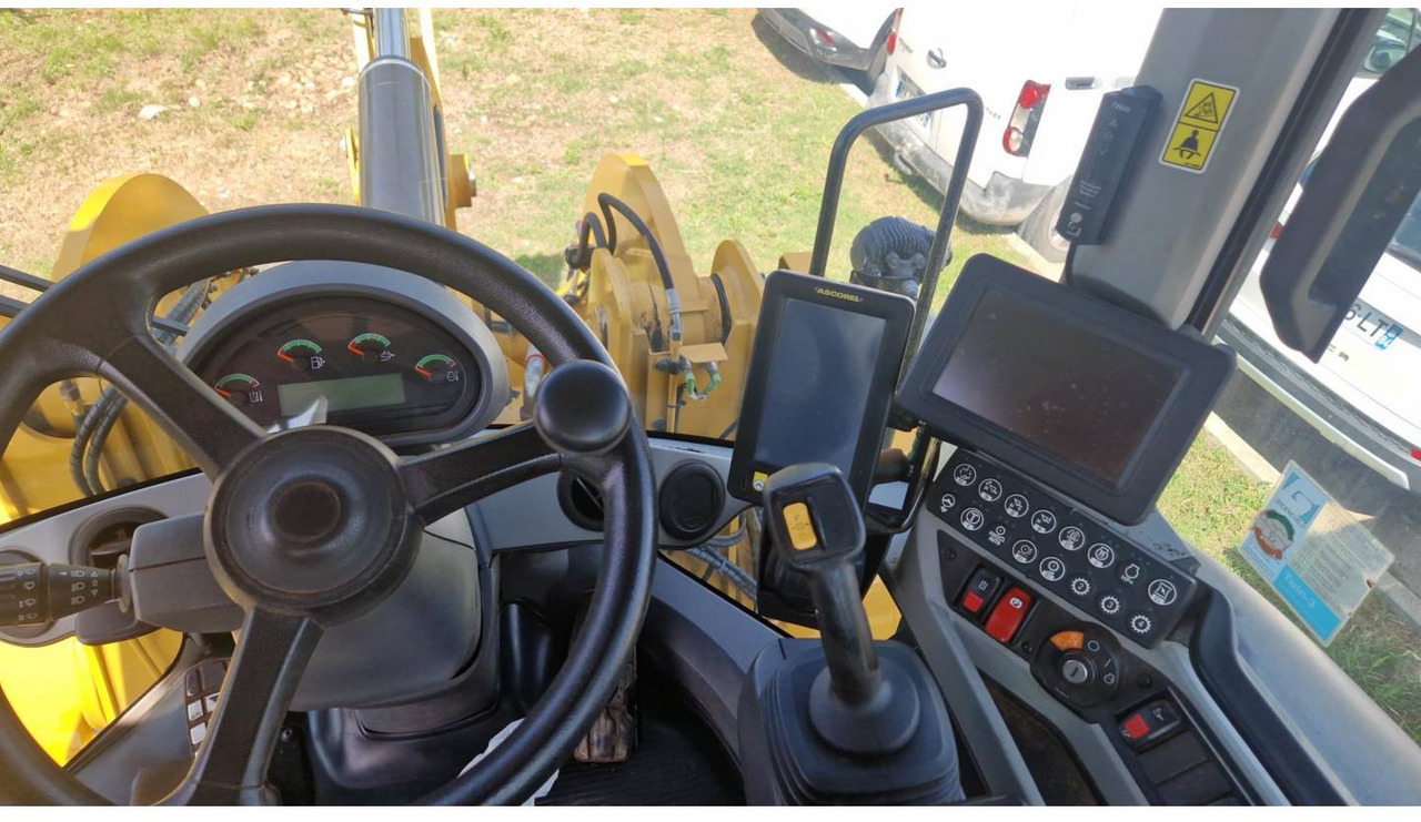 Натоварувач на тркала CAT 938M: слика 7