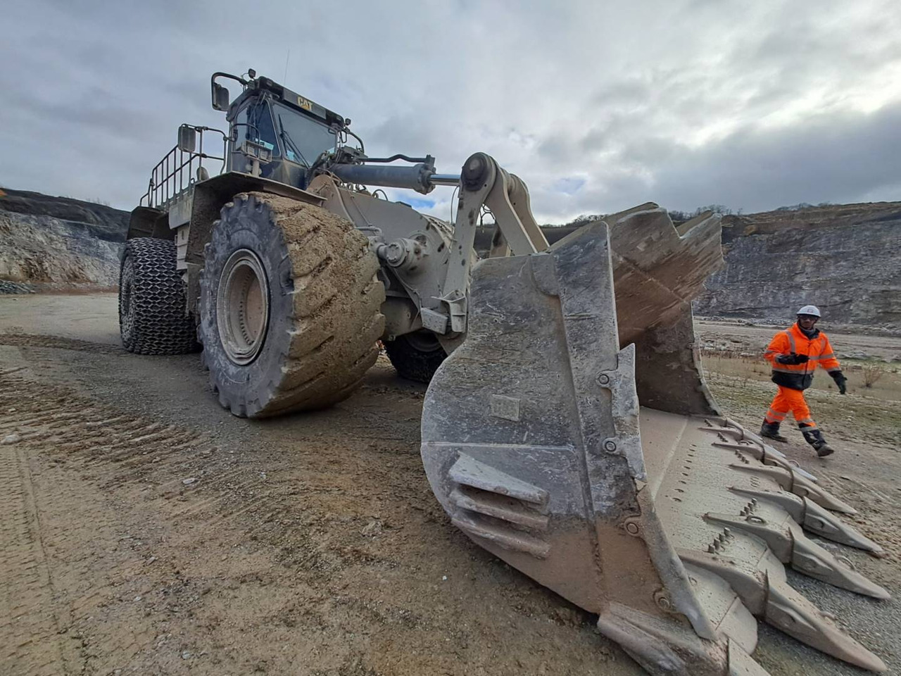 CAT 992K - Натоварувач на тркала: слика 2 CAT 992K - Натоварувач на тркала: слика 2