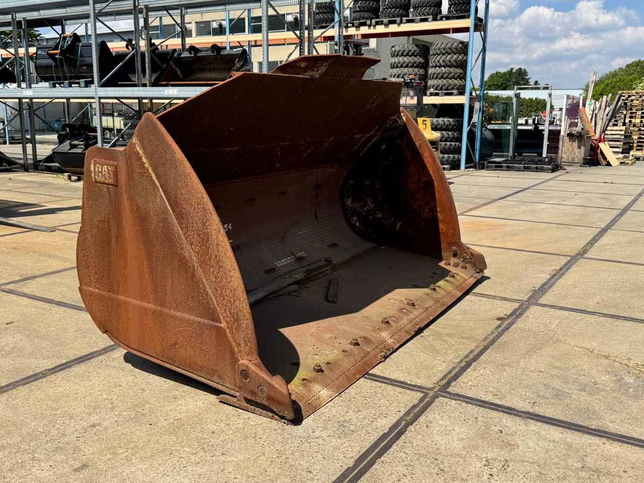 CAT BUCKET GP / 5 CU M / FOR FUSION COUPLER - Корпа: слика 2 CAT BUCKET GP / 5 CU M / FOR FUSION COUPLER - Корпа: слика 2