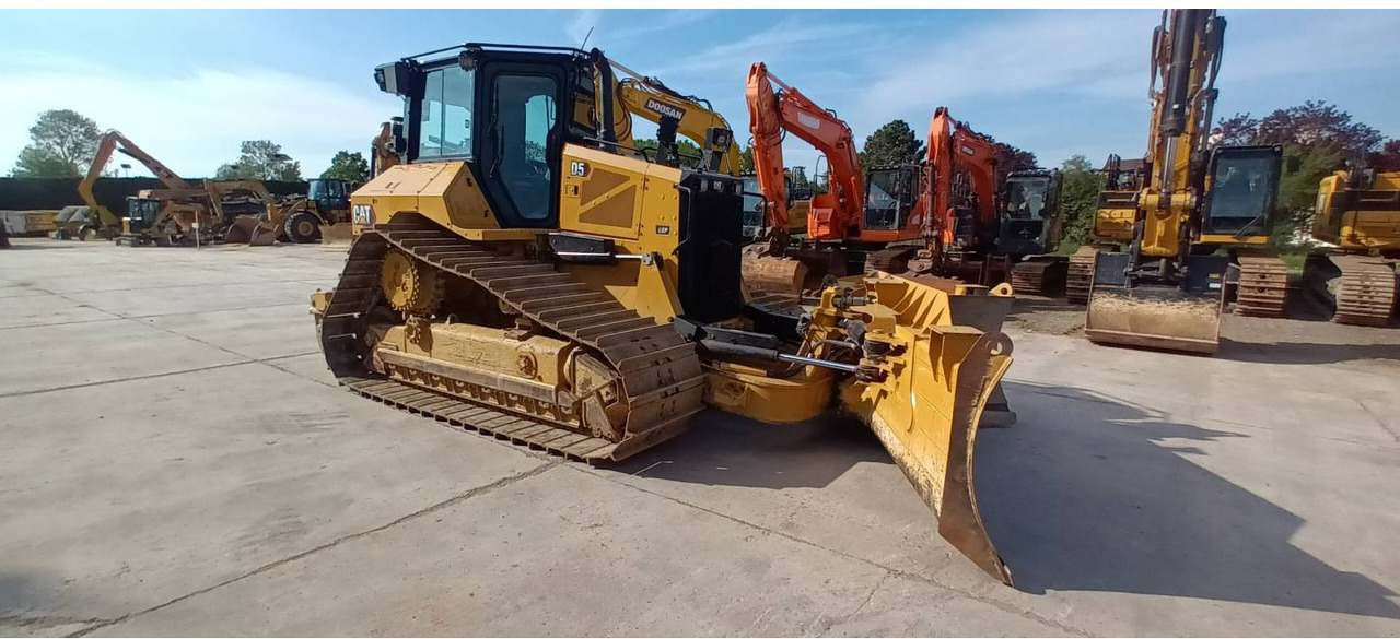 CAT D5 - Булдожер: слика 2 CAT D5 - Булдожер: слика 2