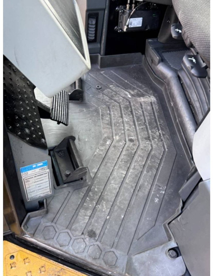 Лизинг на CAT D8T CAT D8T: слика 19