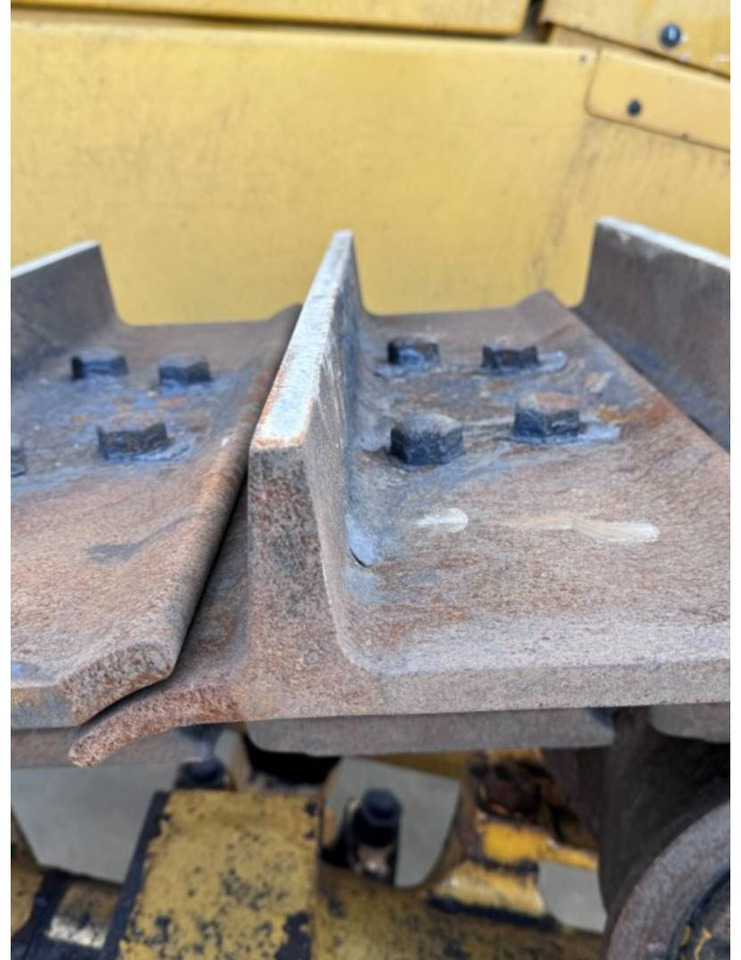 Лизинг на CAT D8T CAT D8T: слика 14