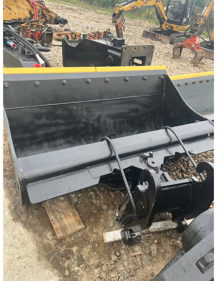 CAT GODET/ANGULAIRE/CW40S/2000MM/ 1.2M3 - Корпа за багер: слика 1 CAT GODET/ANGULAIRE/CW40S/2000MM/ 1.2M3 - Корпа за багер: слика 1