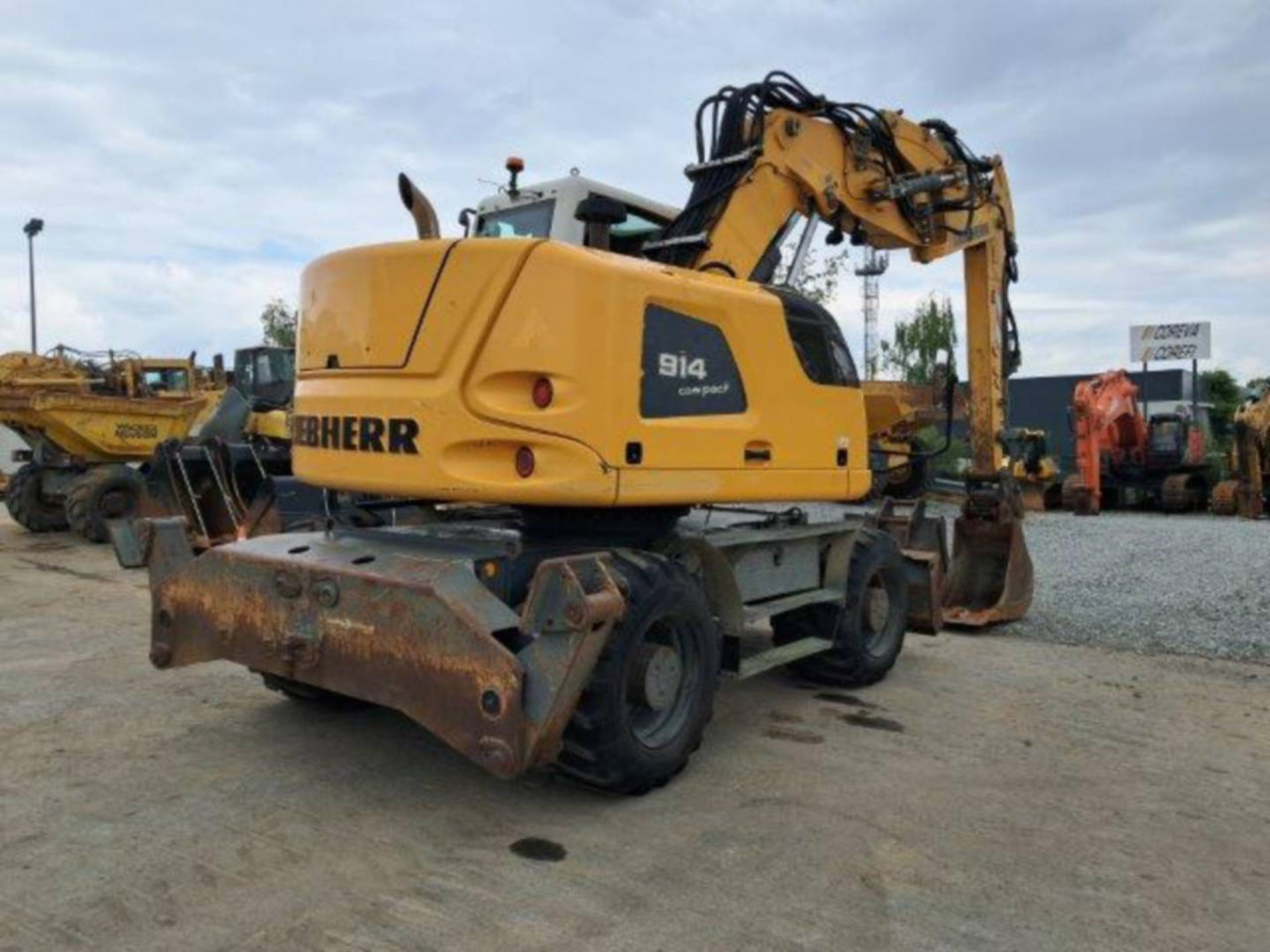 LIEBHERR A914 - Багер на тркала: слика 2 LIEBHERR A914 - Багер на тркала: слика 2