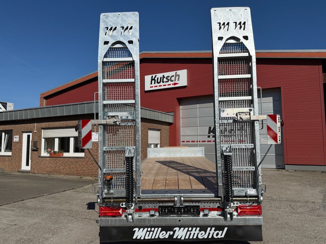 Müller-Mitteltal ETÜ-TA-R 21 Tieflader 7m, luftgefedert, LED - Приколка платформа: слика 4 Müller-Mitteltal ETÜ-TA-R 21 Tieflader 7m, luftgefedert, LED - Приколка платформа: слика 4
