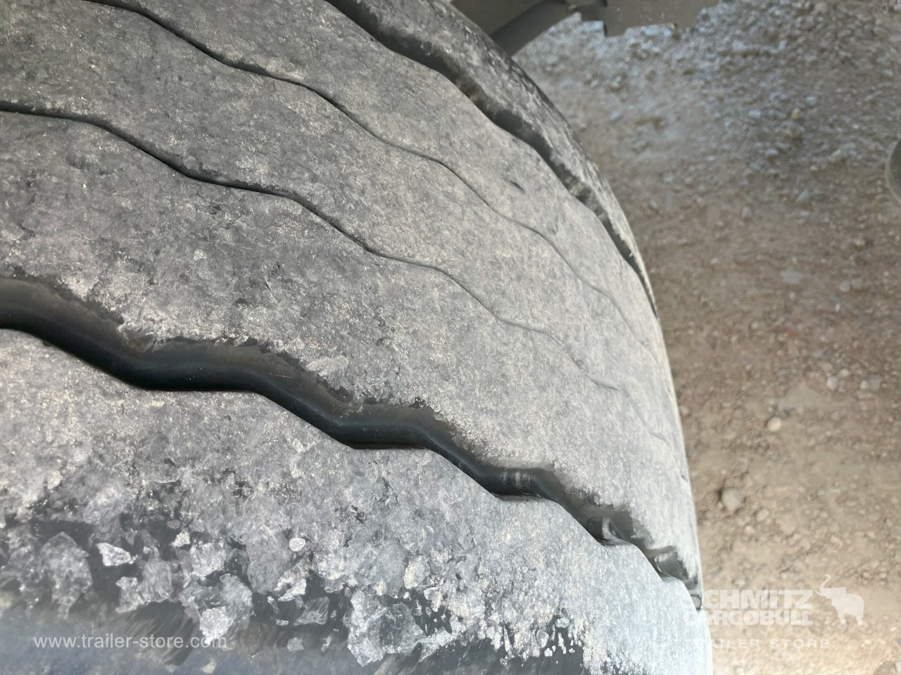 SCHMITZ Semiremolque Frigo Standard - Изотермална полуприколка: слика 3 SCHMITZ Semiremolque Frigo Standard - Изотермална полуприколка: слика 3