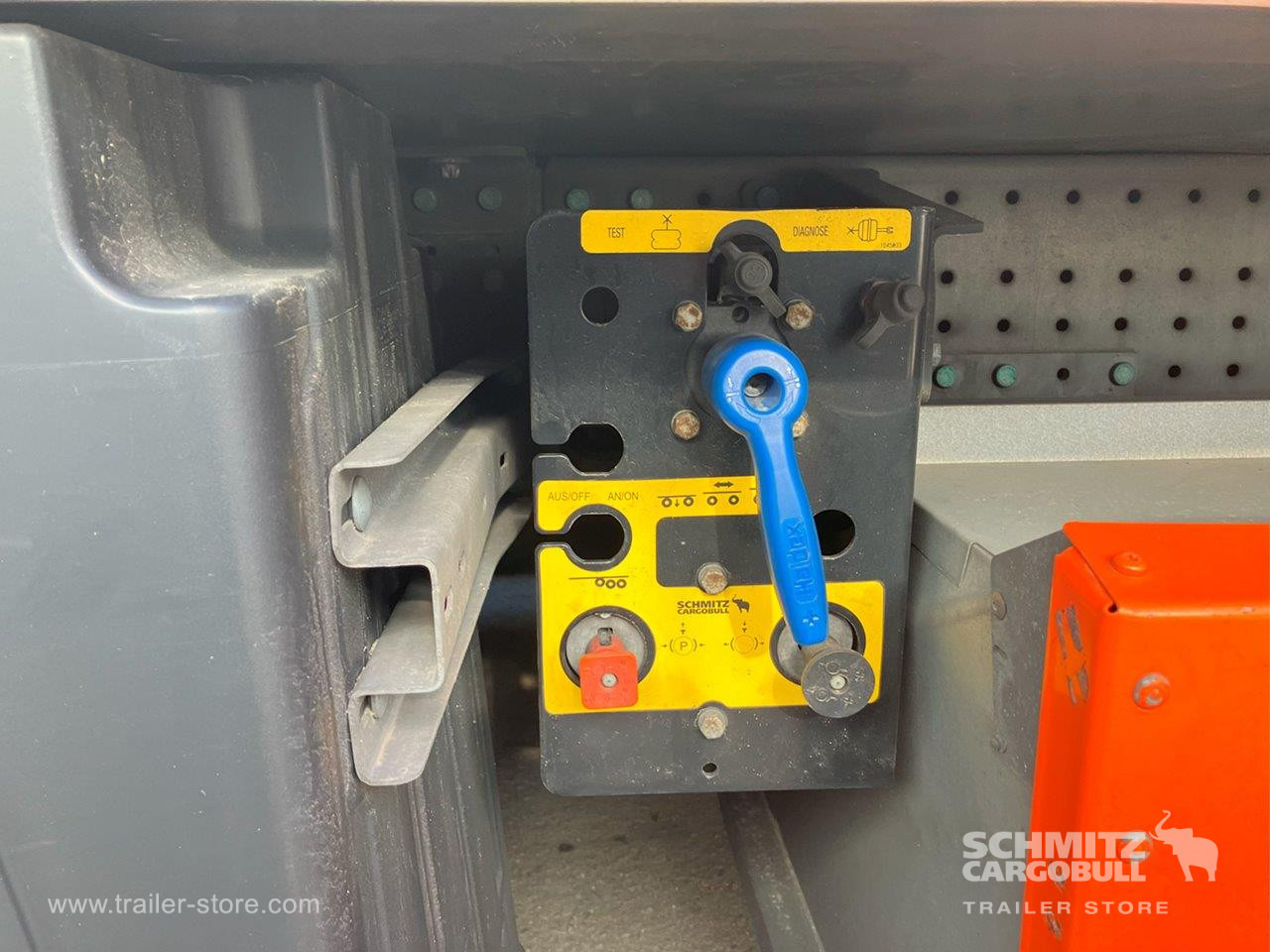 SCHMITZ Semiremolque Frigo Standard - Изотермална полуприколка: слика 3 SCHMITZ Semiremolque Frigo Standard - Изотермална полуприколка: слика 3