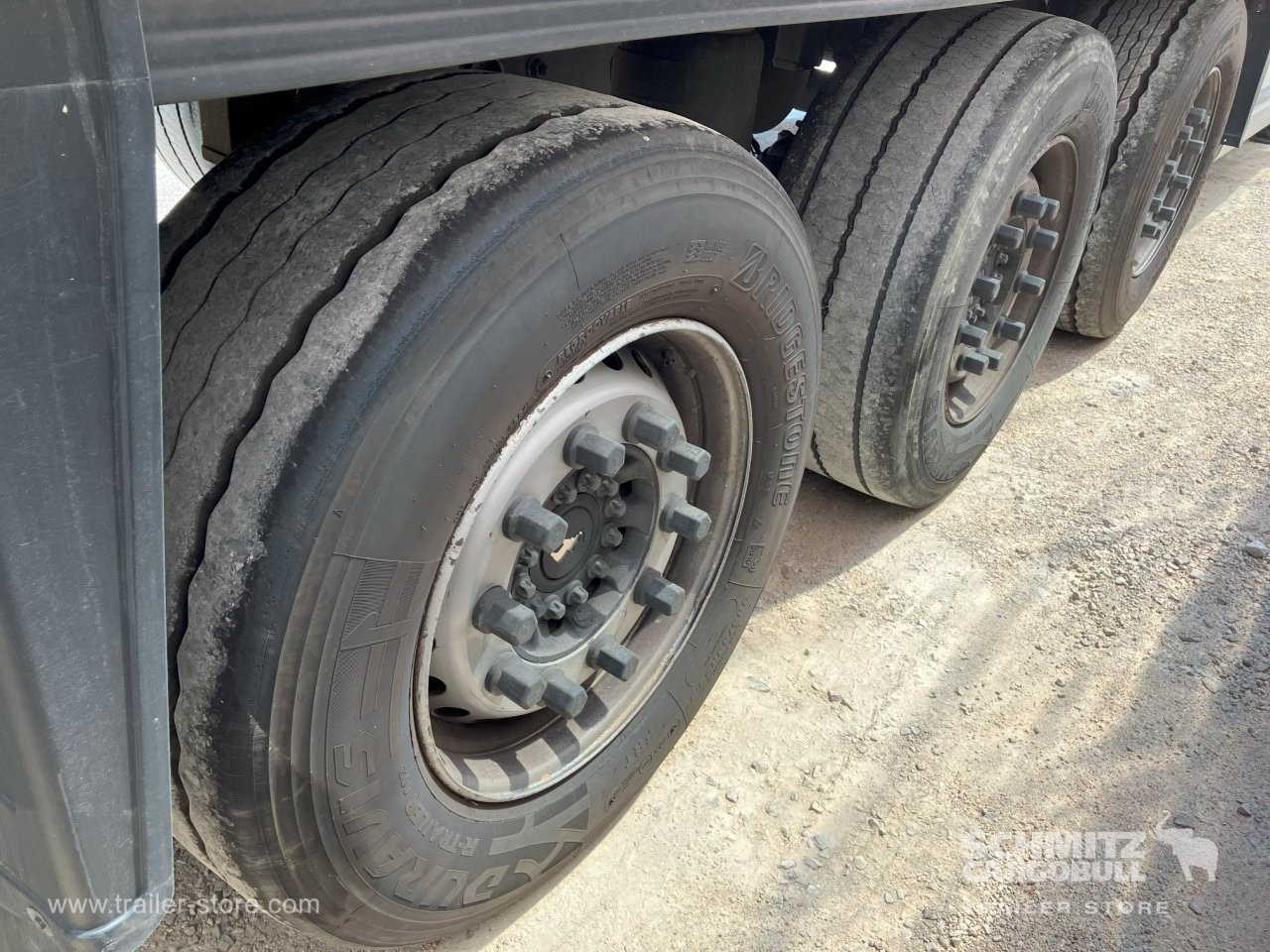 SCHMITZ Semiremolque Frigo Standard - Изотермална полуприколка: слика 2 SCHMITZ Semiremolque Frigo Standard - Изотермална полуприколка: слика 2